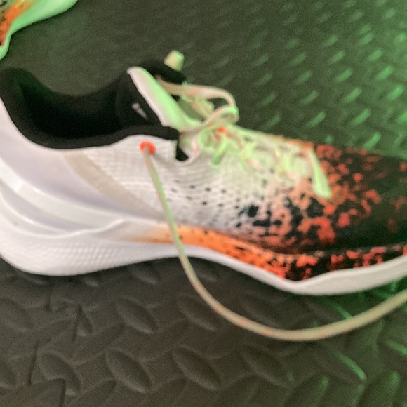 Steph Curry 2 Lows - Picture 3 of 3